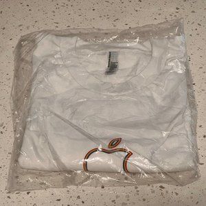 🌈 NWT Apple Pride Employee T-shirt Rare Large Unique